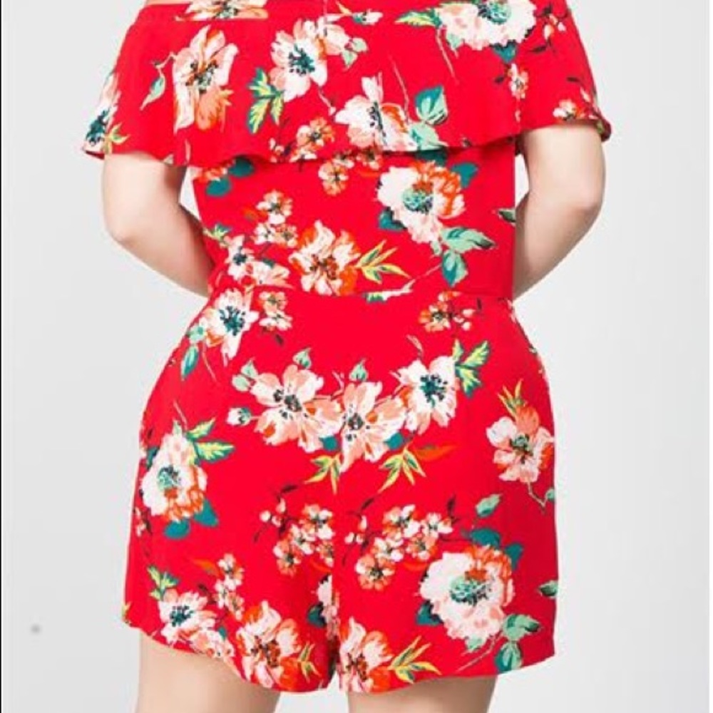 HP β¬οΈ $49 3X Floral Romper - Picture 6 of 7